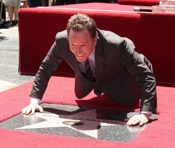 Bryan Cranston reçoit son étoile sur le Walk Of Fame à Hollywood, le 16 juillet 2013.
