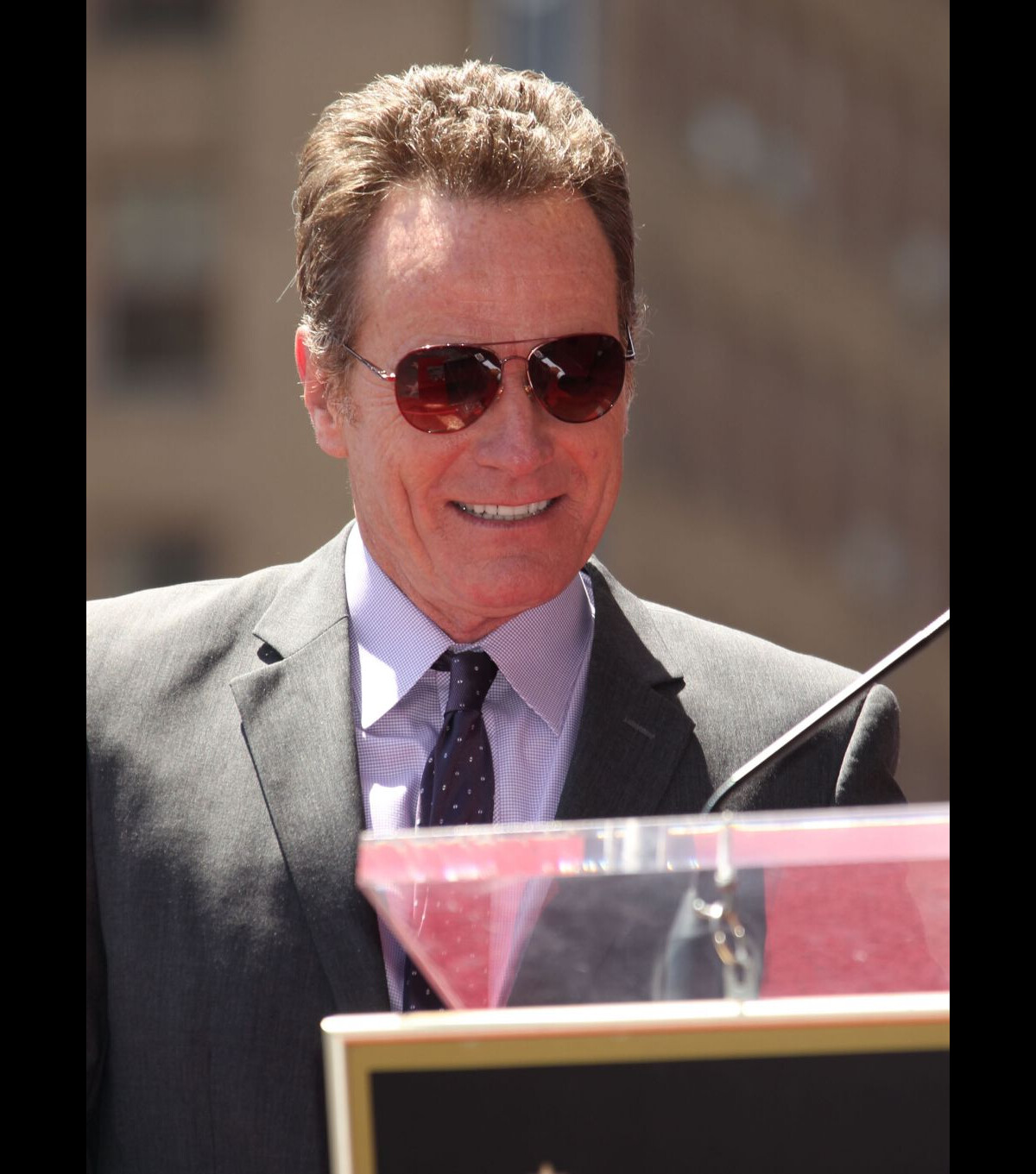 Vidéo Bryan Cranston Sur Le Walk Of Fame à Hollywood Le 16 Juillet 2013 Purepeople