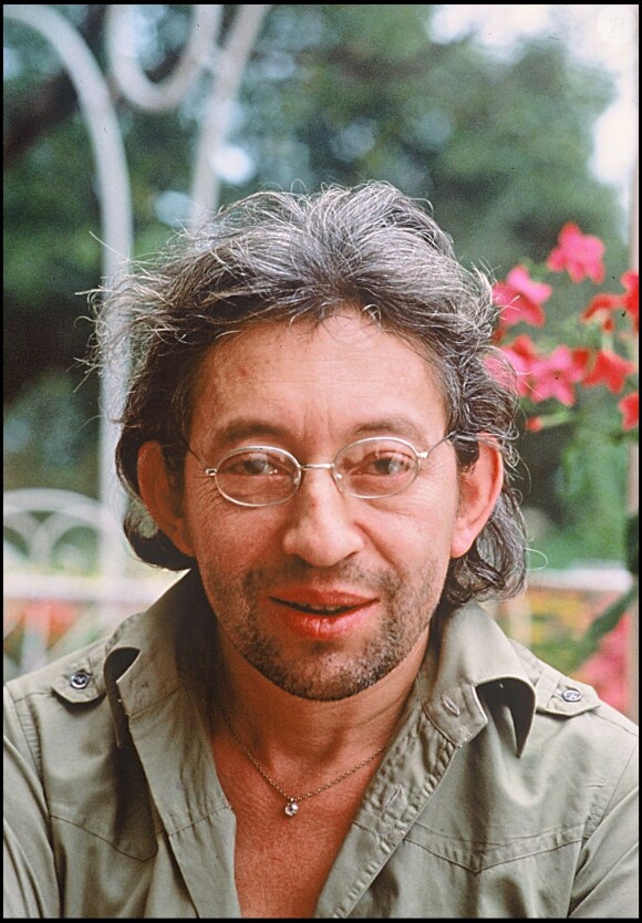 Serge Gainsbourg à Saint-Tropez, le 19 juillet 1977.