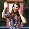 Kate Middleton ose la robe Erdem tout droit sortie d'une magazine de mode. La Duchesse n'a pas peur de prendre des risques !