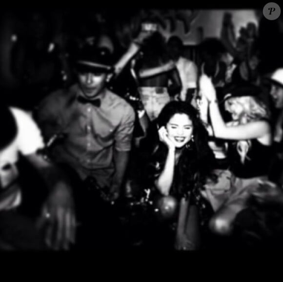 La jeune Selena Gomez a fêté ses 21 ans, entourée de ses amis, le 22 juillet 2013.