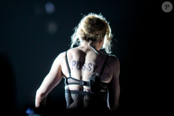 Madonna affiche son soutien aux Pussy Riot lors de son concert à Moscou, le 7 août 2012. 