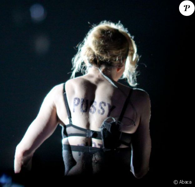 Madonna affiche son soutien aux Pussy Riot lors de son concert à Moscou, le 7 août 2012. 
