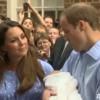 Kate Middleton et le prince William ont présenté leur fils le prince de Cambridge le 23 juillet 2013 devant l'aile Lindo de l'hôpital St Mary avant de rentrer à Kensington.