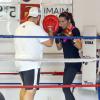Adriana Lima, sportive dans l'âme et très concentrée lors d'une séance de boxe à Miami le 27 juillet 2013