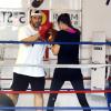 Adriana Lima très concentrée lors d'une séance de boxe à Miami le 27 juillet 2013