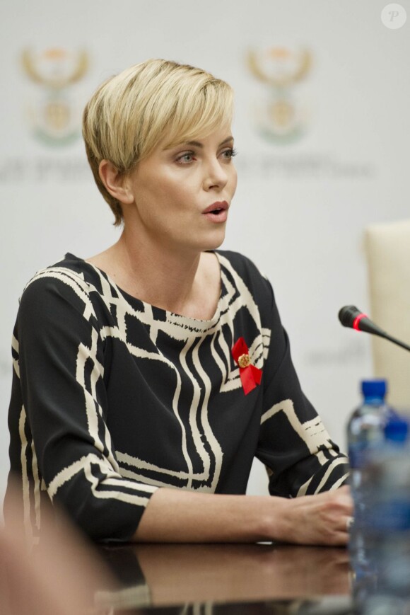 Charlize Theron lutte contre le VIH / SIDA à Pretoria, Afrique du Sud, le 29 juillet 2013.