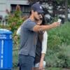 Taylor Lautner et Marie Avgeropoulos immortalisent leur romance sur smartphone à SoHo, New York, le 29 juillet 2013.