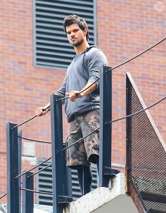 Taylor Lautner sur le tournage du film Tracers à New York, le 27 juillet 2013.