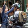 Taylor Lautner et Marie Avgeropoulos sur le tournage du film Tracers à New York, le 22 juillet 2013.