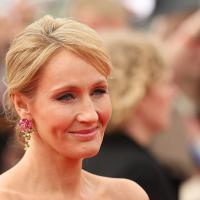 J.K. Rowling, trahie et démasquée : L'auteure d'Harry Potter indemnisée !
