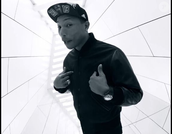 Pharrell Williams dans le clip de Get Like Me.