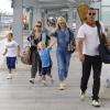 Gwen Stefani, son mari Gavin Rossdale, et leurs fils Kingston et Zuma arrivent à Nice pour passer leur vacances dans le sud de la France. Le 3 août 2013. Si les enfants semblaient en pleine forme à leur arrivée en France, Gwen Stefani, elle, était plus fatiguée.