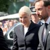Le prince Haakon et la princesse Mette-Marit de Norvège assistaient le 22 juillet 2013 en la cathédrale d'Oslo à un service commémorant les victimes des attentats perpétrés en 2011 par Anders Behring Breivik.