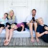 Les neuf petits de Milly Kakao, nés le 15 juin 2013, ont nonuplé le bonheur de la famille du prince Haakon et de la princesse Mette-Marit de Norvège, qui s'est prêtée à une séance photo pleine de tendresse la deuxième semaine de juillet dans sa maison de vacances de Kristiansand, dans le sud du pays.