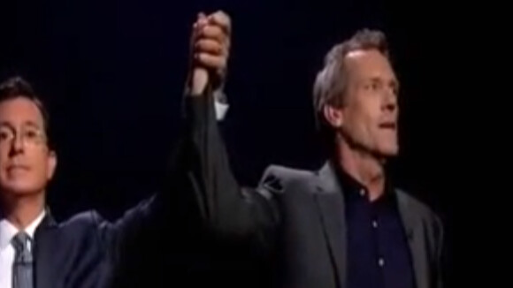 Hugh Laurie : Vulgaire et grossier, il se lâche à la télévision américaine