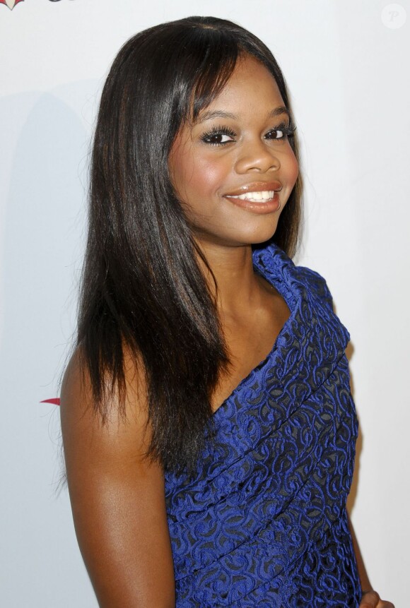 Gabby Douglas lors du 13e gala de la Fondation Harold et Carole Pump à Beverly Hills le 9 août 2013