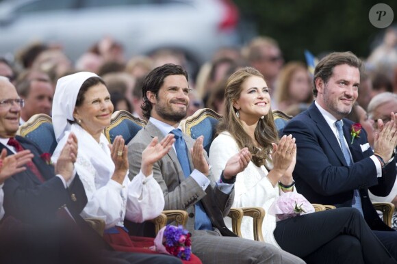 Le prince Carl Philip de Suède en famille lors des célébrations du 36e anniversaire de sa soeur Victoria, le 14 juillet 2013