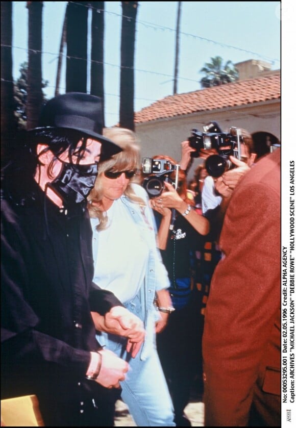 Michael Jackson et Debbie Rowe en mai 1996