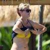 Exclusif - Charlize Theron dévoile ses courbes en bikini pendant ses vacances à Hawaï, le 8 août 2013.