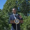 Barack Obama fait une déclaration devant sa résidence de vacances sur l'île de Martha's Vineyard, le 15 août 2013.