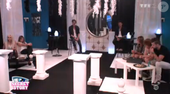 Soirée black and white dans la quotidienne de Secret Story 7 sur TF1 le mercredi 21 août 2013