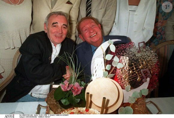 Charles Aznavour et Charles Trénet lors du Festival de Cannes 1996