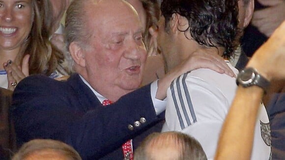 Raúl : Emouvant hommage pour l'idole du Real Madrid devant le roi Juan Carlos