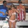 Exclusif - La sublime Kate Moss, sa fille Lila Grace et son mari Jamie Hince passent leurs vacances a Formentera avec des amis. Le 14 aout 2013
