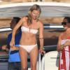 Exclusif - Kate Moss, sa fille Lila Grace et son mari Jamie Hince passent leurs vacances a Formentera avec des amis. Le 14 aout 2013