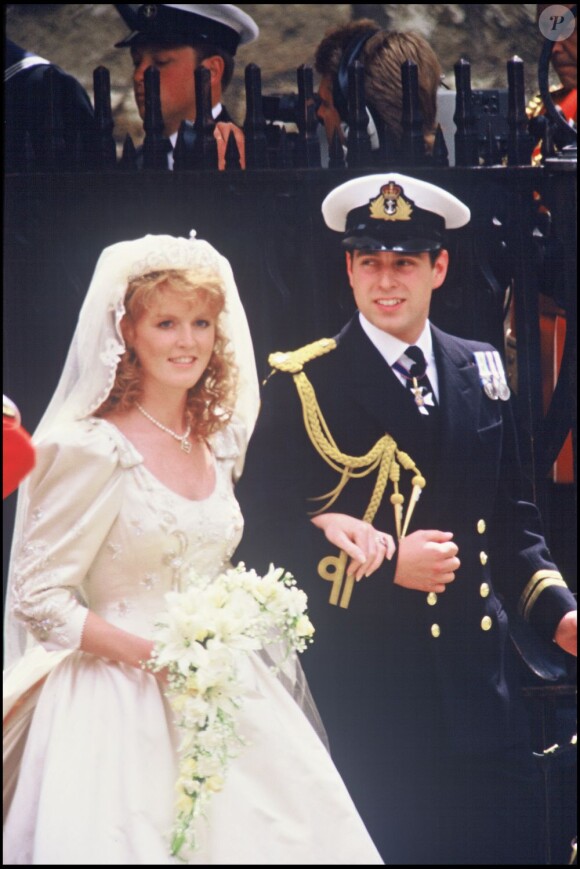Sarah Ferguson et le prince Andrew, duc d'York, lors de leur mariage le 23 juillet 1986 à Londres.