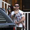 Megan Fox (enceinte) et son mari Brian Austin Green avec leur fils Noah à Los Angeles, le 25 août 2013.
