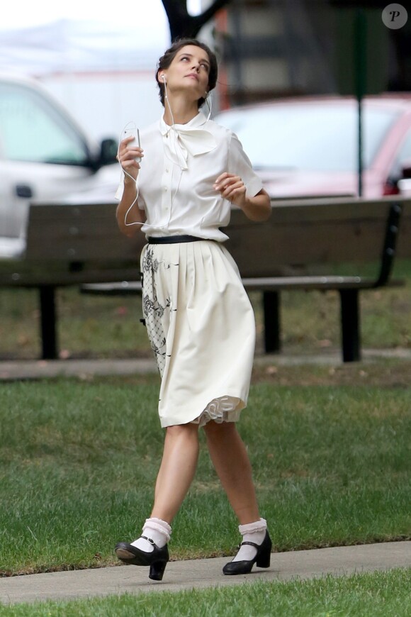 Katie Holmes sur le tournage de son dernier film Miss Meadows, à Cleveland, Ohio, le 28 août 2013.