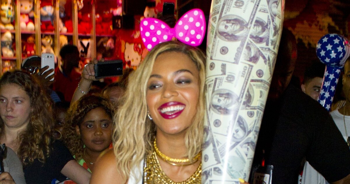 Beyoncé : Minnie bling-bling au parc d'attractions pour son prochain ...