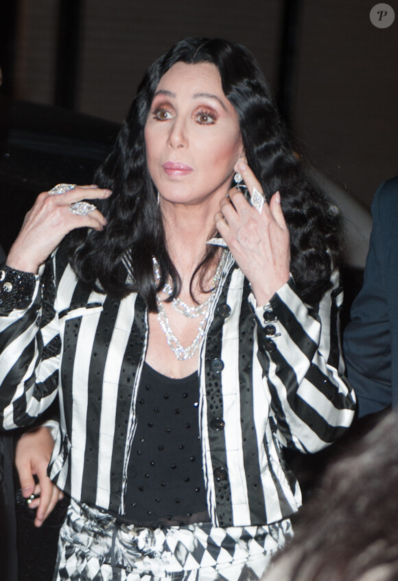 La chanteuse Cher arrive à l'émission What Happens Live, avec Andy Cohen, à New York. Le 27 juin 2013.
