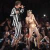 Robin Thicke et Miley Cyrus sur la scène des MTV Video Music Awards au Barclays Center à New York, le 25 août 2013.