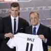 Gareth Bale et Florentino Perez lors de sa présentation au Real Madrid le 2 septembre 2013.
