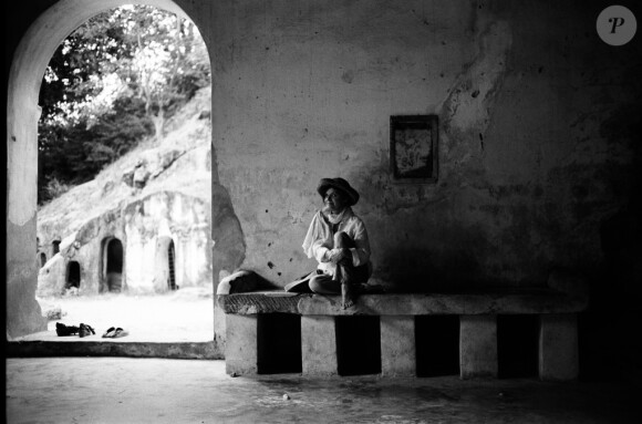 Diane assise - Birmanie. Janvier 2011