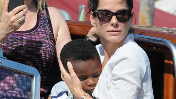 Sandra Bullock : Son fils Louis, grand fan de George Clooney, tellement cool !