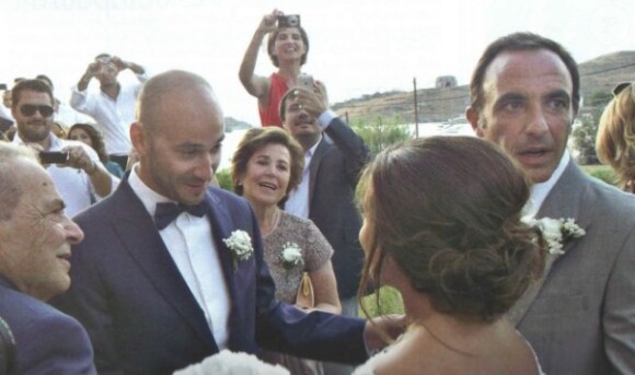 Nikos Aliagas au mariage de sa soeur Maria sur l'île de Kéa, située dans le Sud de la Grèce, week-end du 7 septembre 2013.