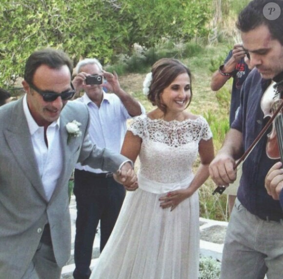 Nikos Aliagas au mariage de sa soeur sur l'île paradisiaque de Kéa, située dans le Sud de la Grèce, week-end du 7 septembre 2013.
