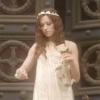 La chanteuse Natasha St-Pier dans le clip de Jeter des fleurs.