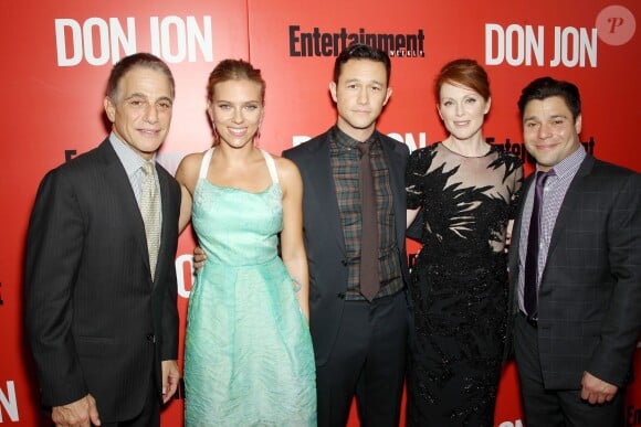 Tony Danza, Scarlett Johansson, Joseph Gordon-Levitt, Julianne Moore, Jeremy Luc lors de l'avant-première du film Don Jon à New York le 12 septembre 2013