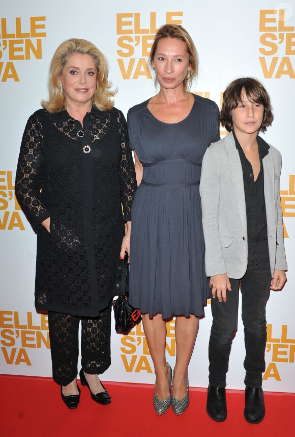 Catherine Deneuve, la réalisatrice Emmanuelle Bercot et Nemo Schiffman lors de l'avant-première du film Elle s'en va à Paris au cinéma L'Arlequin le 16 septembre 2013