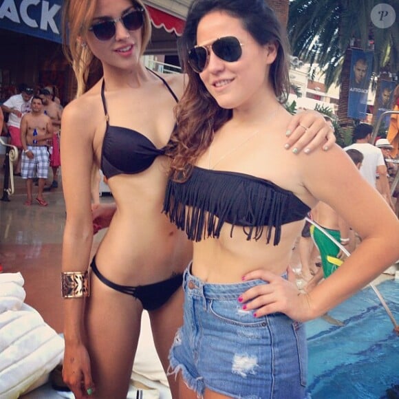 Eiza Gonzalez, à gauche, dévoile ses courbes sur Instagram.