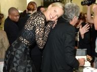Fashion Week : Karolina Kurkova ravissante à Milan pour la Fashion Night Out