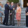 Le roi Juan Carlos Ier d'Espagne, la reine Sofia et l'infante Elena, ainsi que le prince Felipe et la princesse Letizia, partis accueillir les invités à l'aéroport, ont reçu le 18 septembre 2013 au palais de la Zarzuela, à Madrid, le roi Willem-Alexander et la reine Maxima des Pays-Bas, pour leur visite officielle inaugurale.