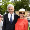Hervé Morin et sa compagne Elodie Garamond, enceinte, à l'hippodrome de Chantilly le 16 juin 2013.