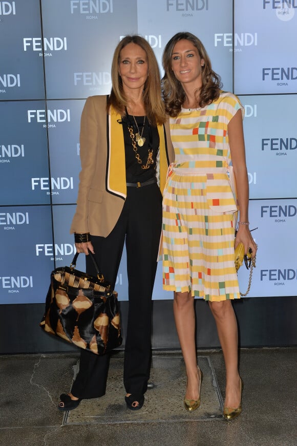 Marisa Berenson et sa fille Starlite Randall Berenson assistent au défilé Fendi printemps-été 2014 à Milan. Le 19 septembre 2013.