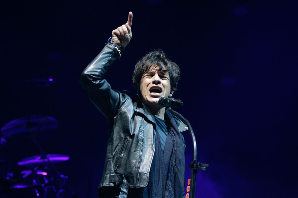 Vidéo Indochine en concert sur la scène du Main Square Festival à Arras, le 7 juillet 2013
